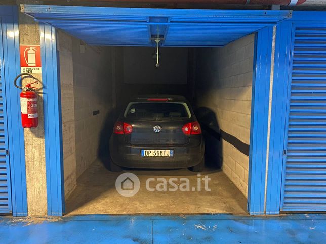 Garage/posto auto in residenziale in Piazza Po 5