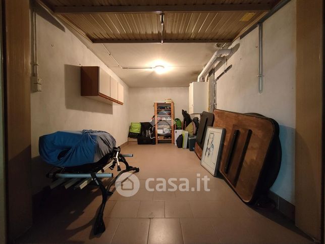 Garage/posto auto in residenziale in Via Borino 55