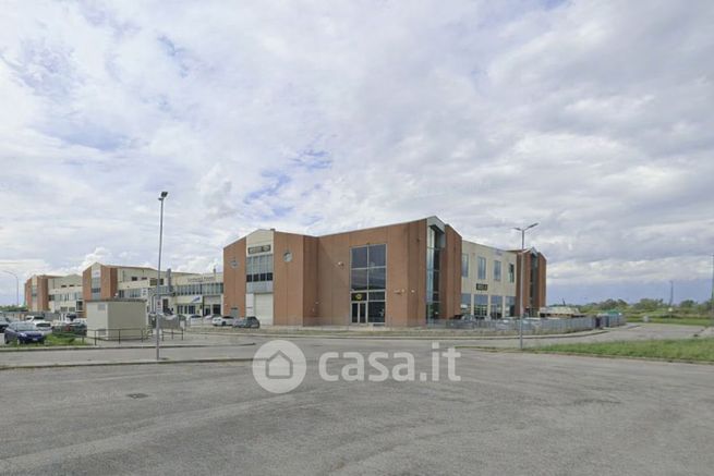 Capannone in commerciale in Via Brondolo 13 /B