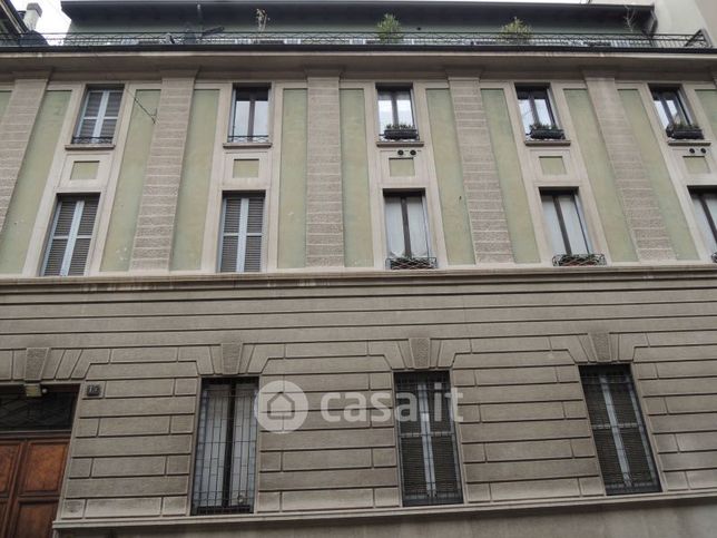 Ufficio in commerciale in Via Vincenzo Bellini 38