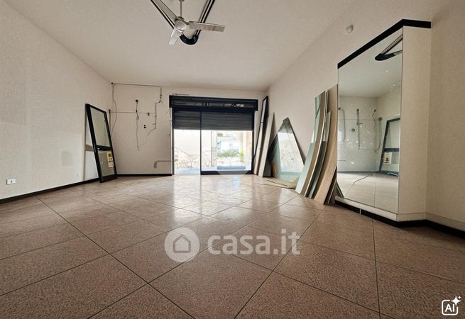 Box/posto auto in residenziale in Via Cumana
