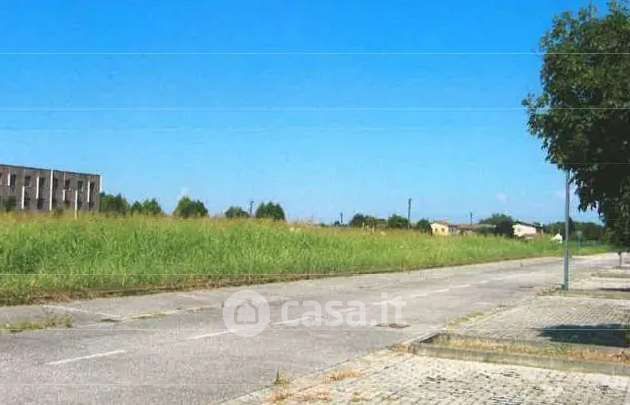 Terreno edificabile in residenziale in Via Enrico Fermi