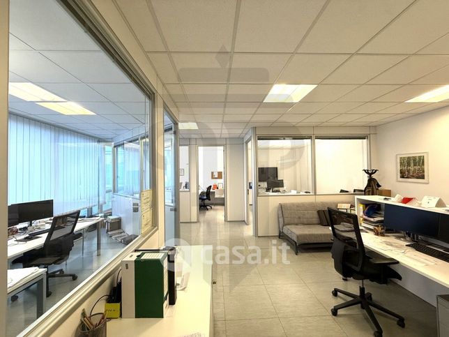 Ufficio in commerciale in Via Maso della Pieve 13
