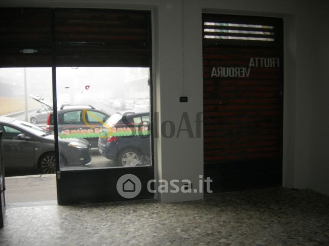 Negozio/locale commerciale in commerciale in Via AsunciÃ³n 7