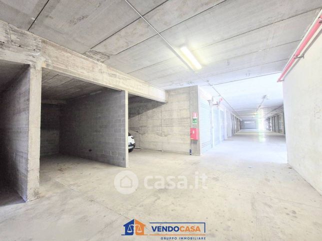Box/posto auto in residenziale in Via XXV Aprile