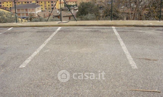 Garage/posto auto in residenziale in Via XVI Giugno 1944