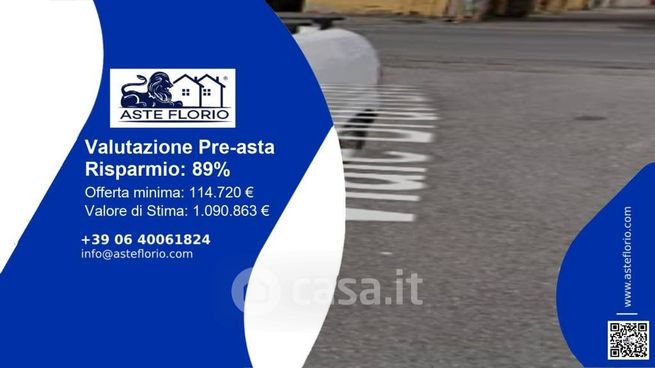 Ufficio in commerciale in Via Brutium
