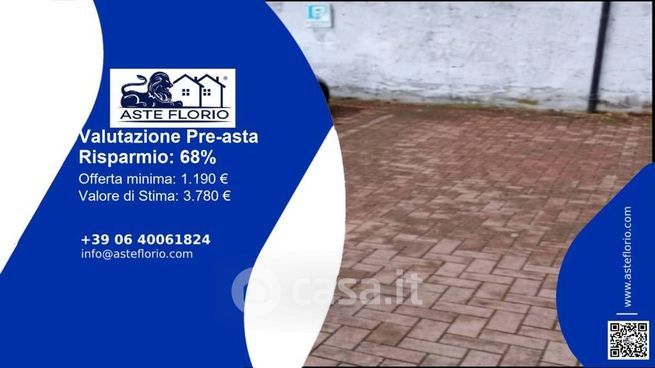 Box/posto auto in residenziale in Via Inello 1