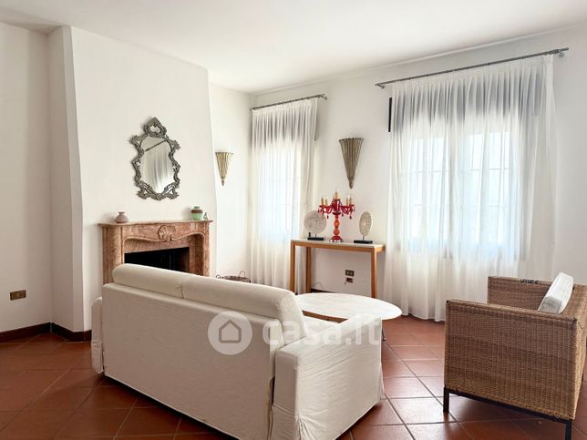 Appartamento in residenziale in Via Nazario Sauro 23