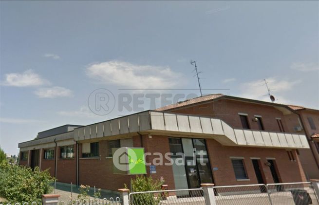 Capannone in commerciale in Viale del Lavoro 28