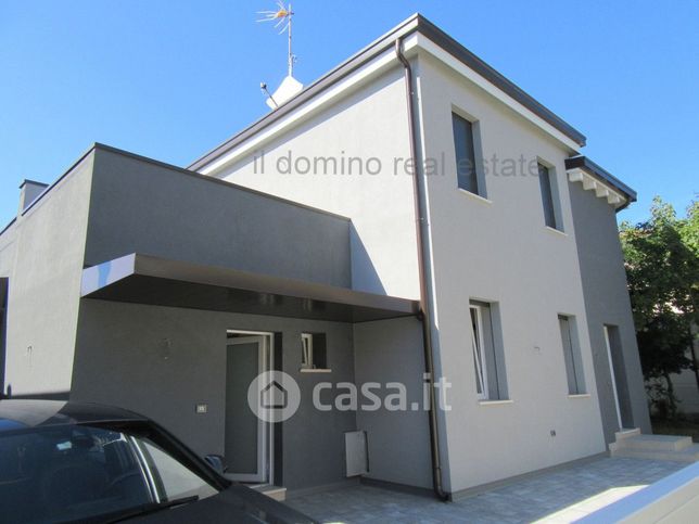 Villa in residenziale in Via Giuseppe Orus