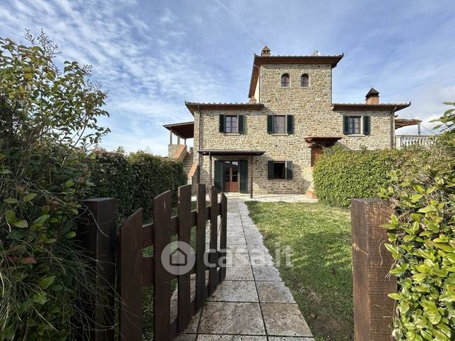 Appartamento in residenziale in N.a. Mencaglia 17