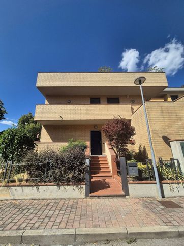 Appartamento in residenziale in Via della Magnolia