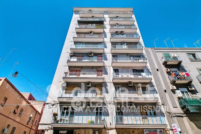 Appartamento in residenziale in Via Raimondello Orsini 15