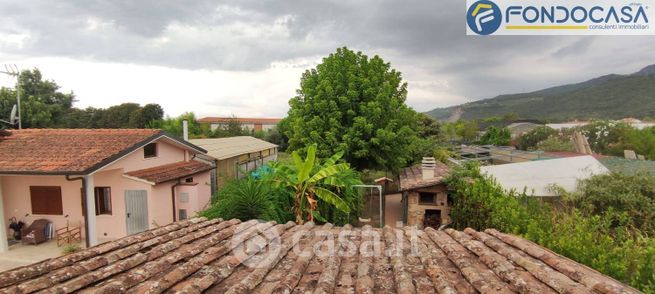 Casa bi/trifamiliare in residenziale in Via Frasso