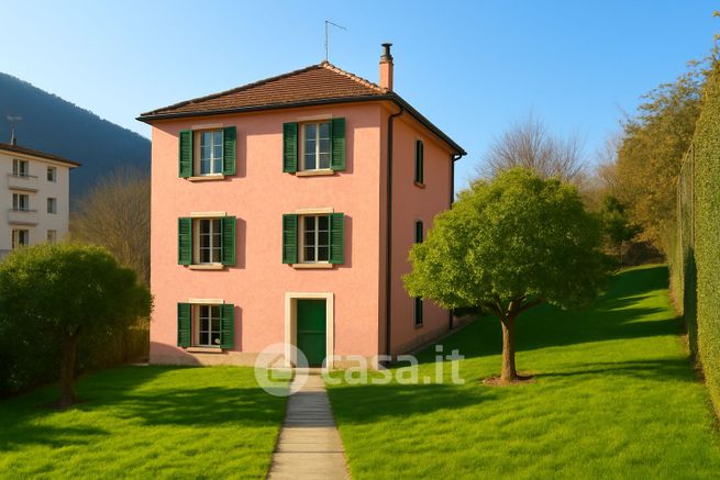 Casa bi/trifamiliare in residenziale in Passo Ca' dei Rissi 9