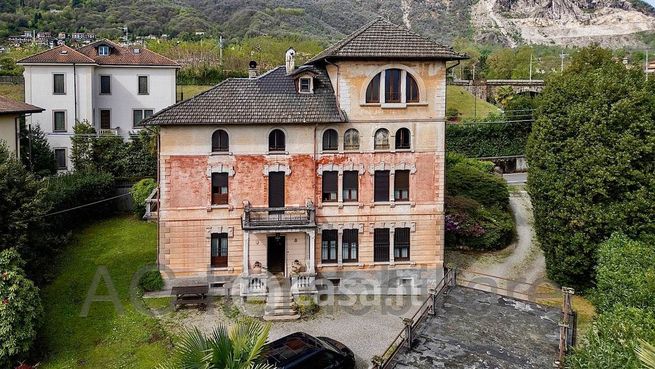 Villa in residenziale in Via G. Gavazzeni