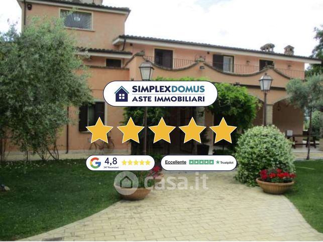Villa in residenziale in Via Moncocitto