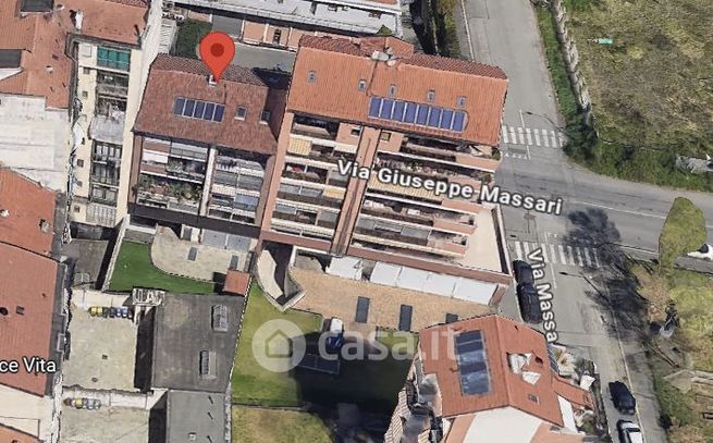 Box/posto auto in residenziale in Via Giuseppe Massari 101