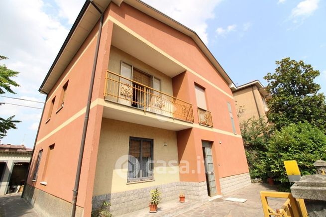Casa indipendente in residenziale in Via Frati Strada Bassa 7