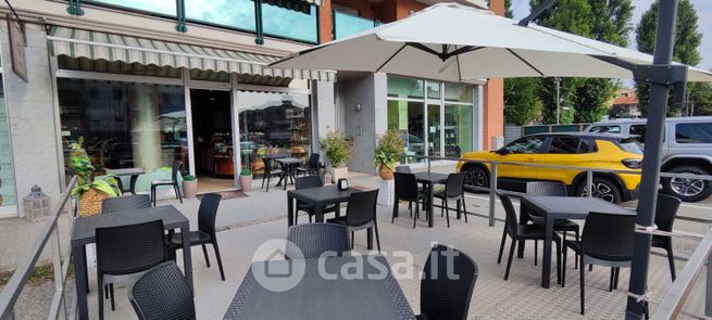 Attivitã /licenza (con o senza mura) in commerciale in Via Aldo Moro 47 D
