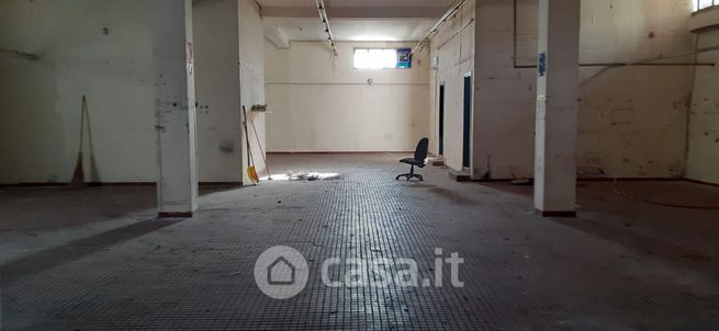 Capannone in commerciale in Via Padula