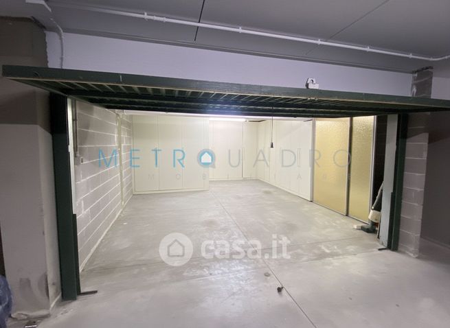 Box/posto auto in residenziale in Piazza Venti Settembre 24
