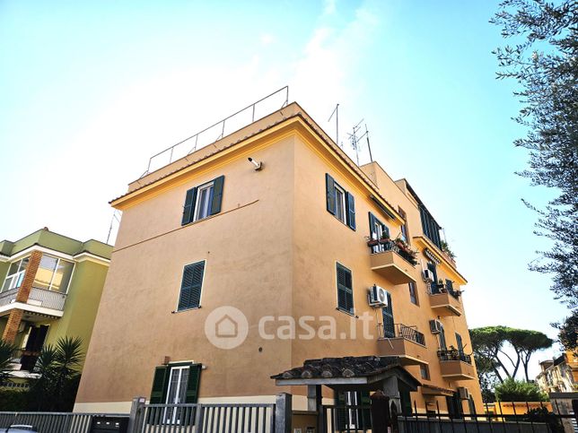 Appartamento in residenziale in Via Apiola 8