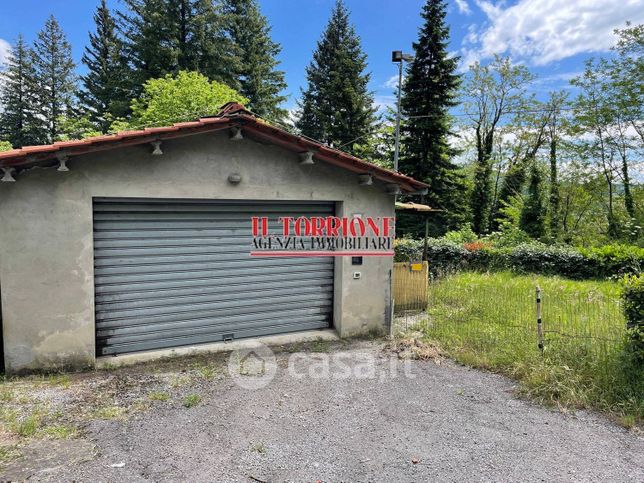 Garage/posto auto in residenziale in Strada della Val di Torbola