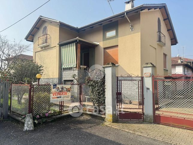 Casa indipendente in residenziale in Via Barazze