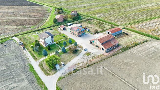 Casa indipendente in residenziale in Via Spinazzino 90