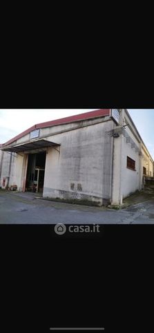 Capannone in commerciale in Via Scavata Case Rosse 100