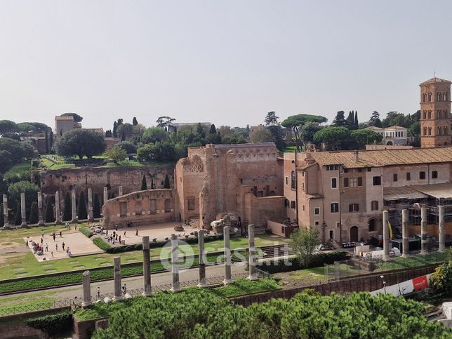 Attico/mansarda in residenziale in Via del Colosseo