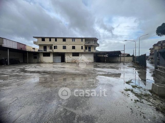 Capannone in commerciale in Via Melitiello 87