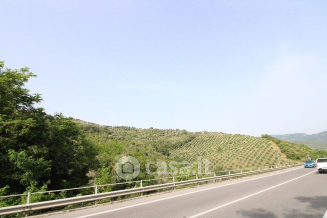 Terreno agricolo in commerciale in Strada Provinciale Variante SS18