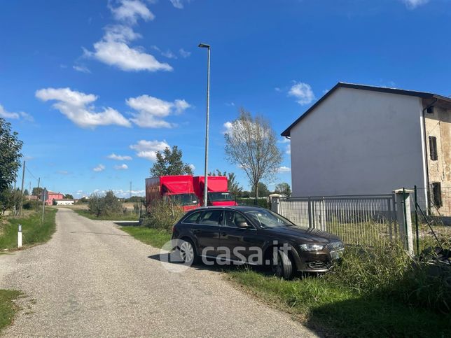 Terreno agricolo in commerciale in Via Argenago 33