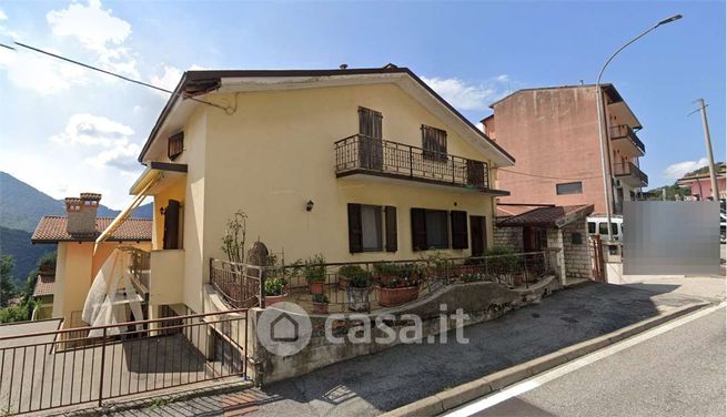Appartamento in residenziale in Via Valmezzana