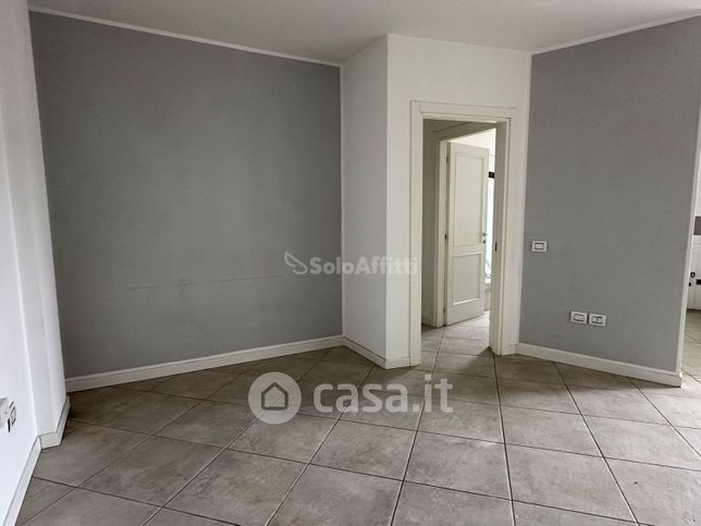 Appartamento in residenziale in Via Lucania