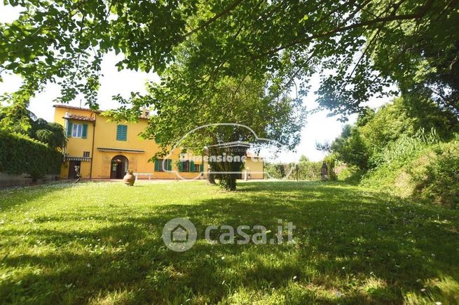 Villa in residenziale in Viale delle Piagge 56124