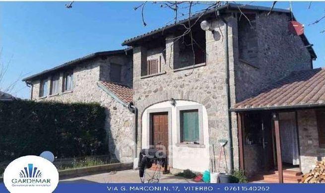 Casa bi/trifamiliare in residenziale in Strada Martana 2
