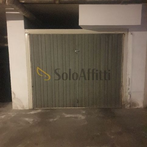 Box/posto auto in residenziale in Viale dei Caduti 56