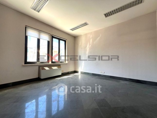 Ufficio in commerciale in Corso G. Mazzini 7