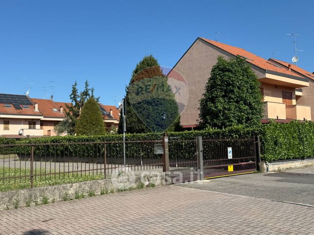 Box/posto auto in residenziale in Via Walter Tobagi 3