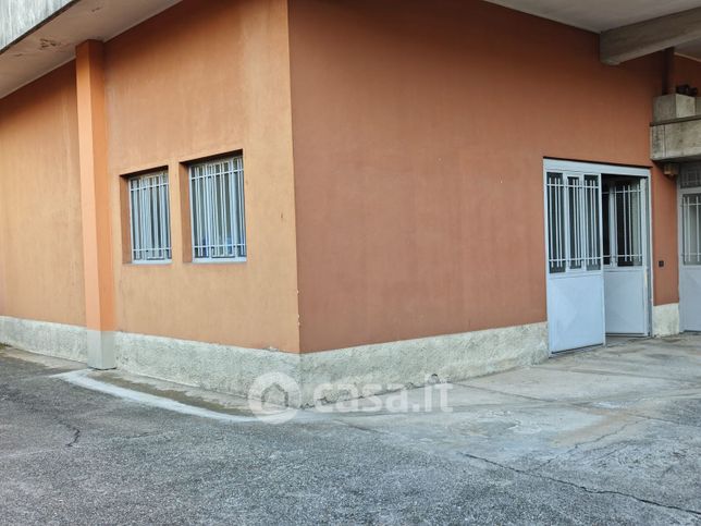 Capannone in commerciale in Via Giuseppe Garibaldi