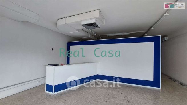 Ufficio in commerciale in Via Emilia Ovest