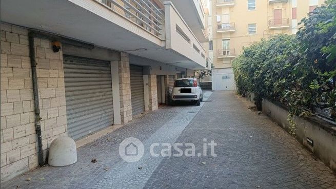 Garage/posto auto in residenziale in Viale Regina Elena 42