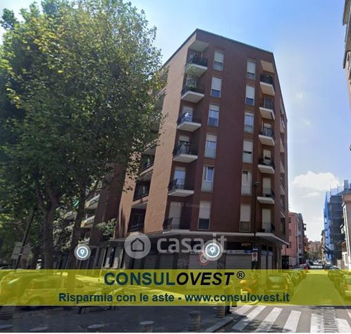 Ufficio in commerciale in Viale Fratelli Casiraghi 205