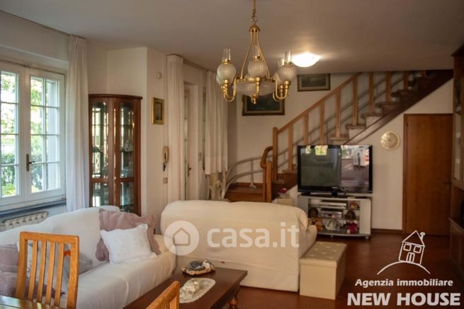 Villetta a schiera in residenziale in Via Ulisse Dini Gello