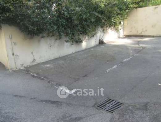 Garage/posto auto in residenziale in Via Duccio di Buoninsegna