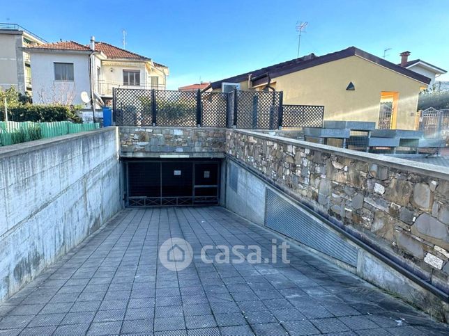 Box/posto auto in residenziale in Via Cesare Battisti